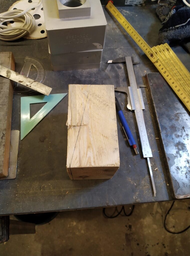 Eoncrafts bedsides lamps indicating angle to cut the fence