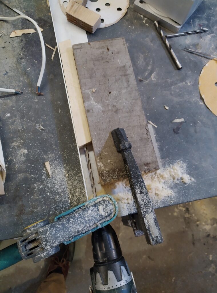 Eoncrafts Bedside lamps start drilling deep hole