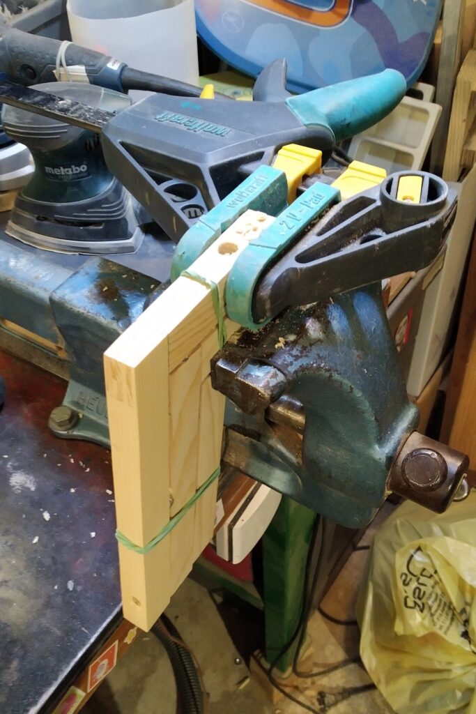 Eoncrafts bedside lamp drilling holes for tube