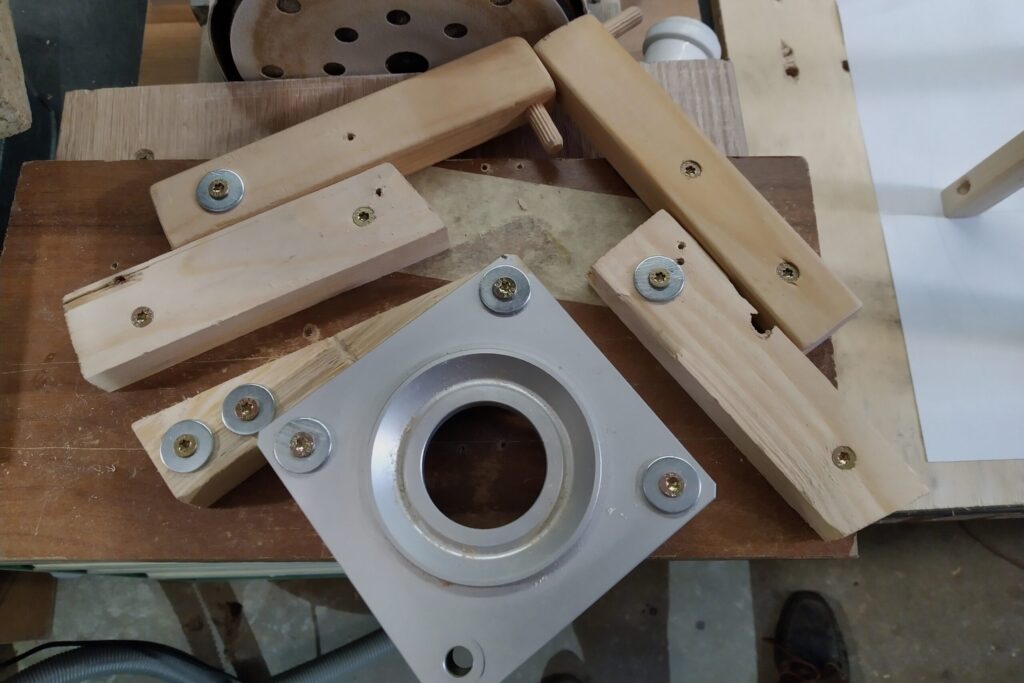 Eoncrafts bedside lamp glue up jig