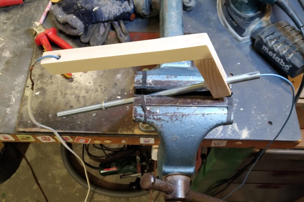 Eoncrafts Bedside lamps getting ready to pull the power cord