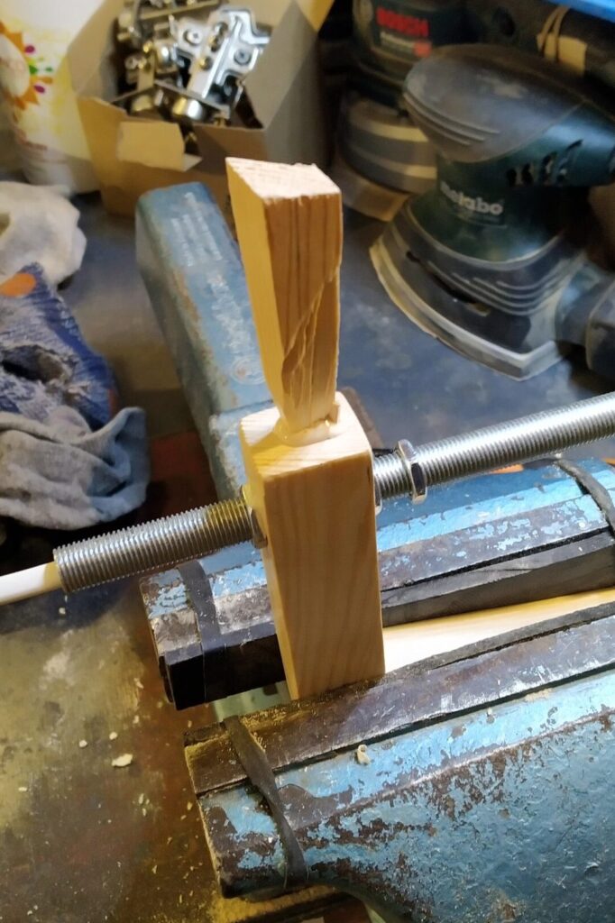 Eoncrafts Bedside lamps plugging the holes