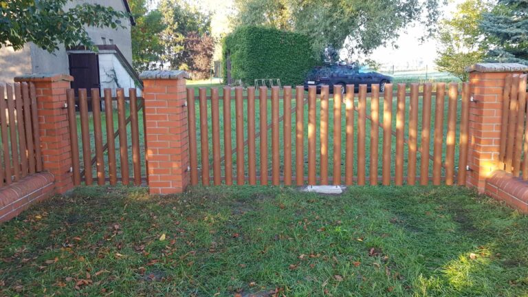 steel and wooden gate