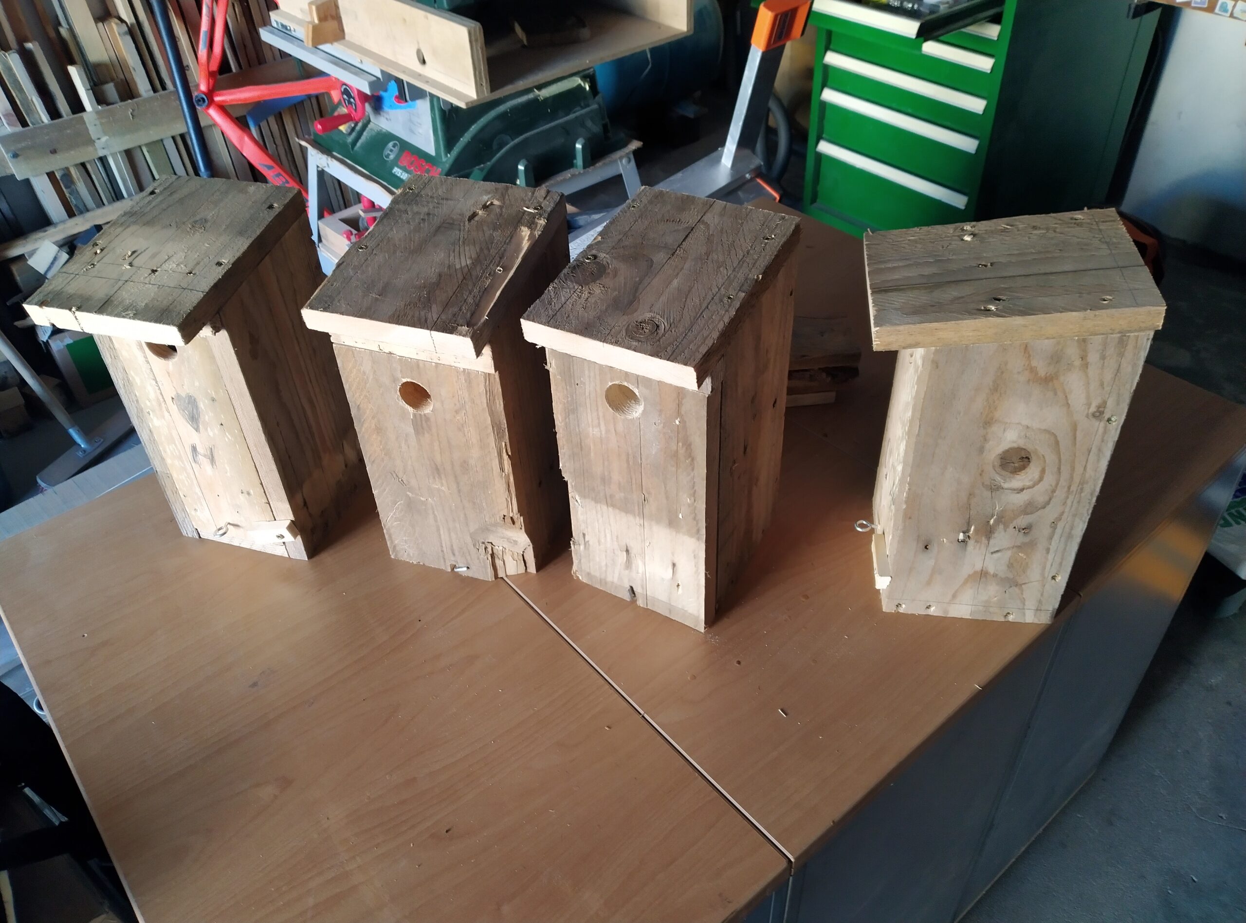 Eoncrafts: 4 bird houses type A made from reclaimed wood.