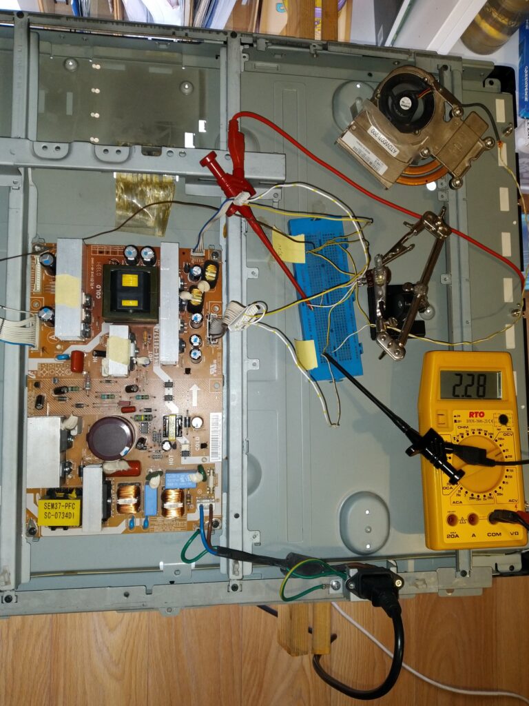 Eoncrafts Artificial daylight from an old television Test setup